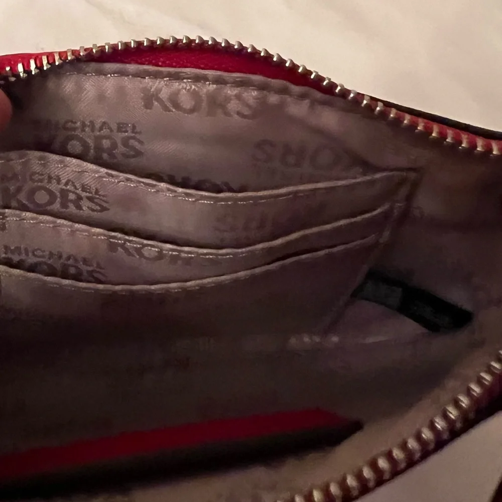 Michael Kors Corner Zip Pouch, Saffiano Leather, EUC - Picture 6 of 9
